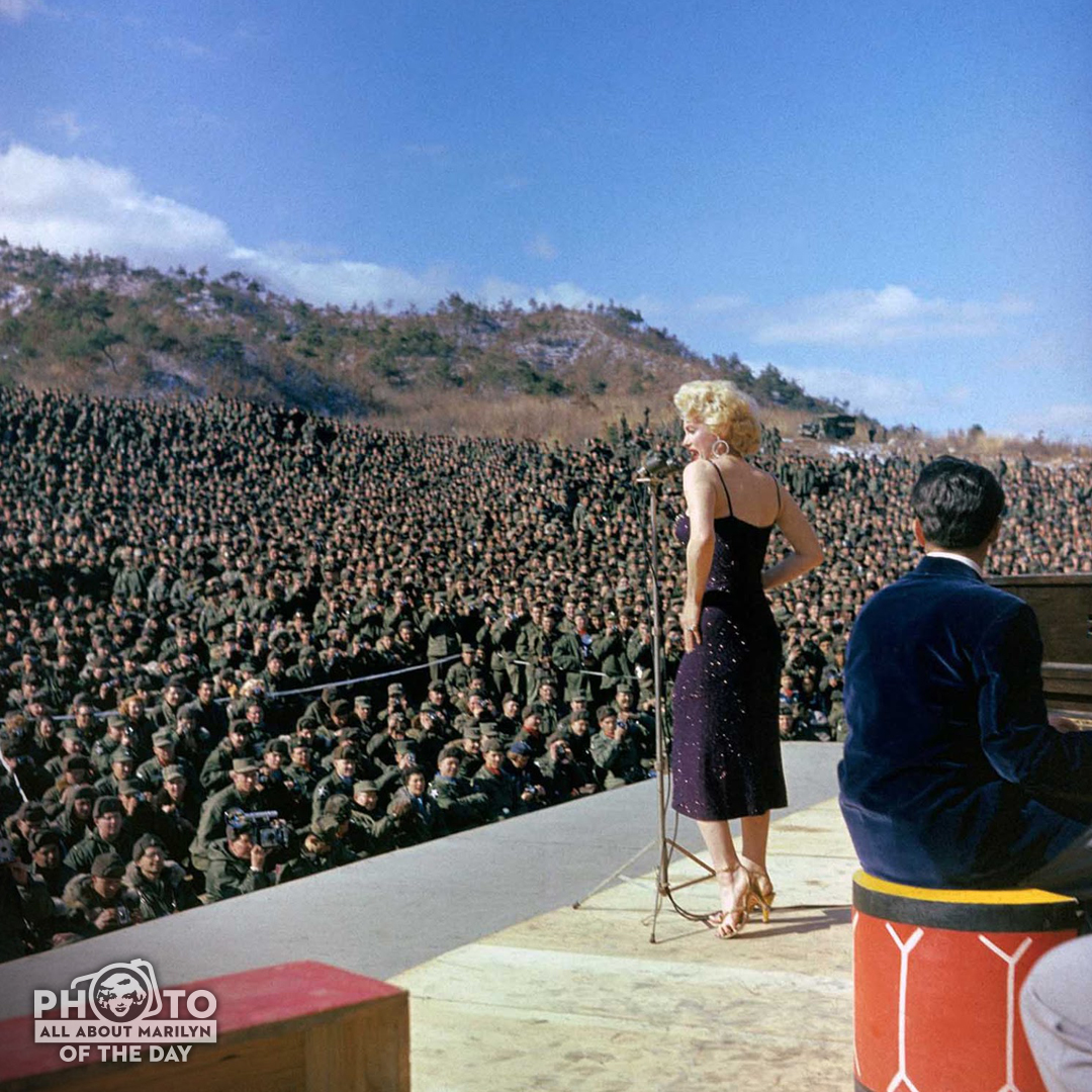 MARILYN MONROE #PhotoOfTheDay — #HappyMemorialDay - Here's Marilyn entertaining the troops in Korea during the war. 💋. 

#MarilynMonroeFans #AllAboutMarilyn #MarilynMonroe #marilynmonroephotos #Marilyn #MarilynMonroeMoment #MarilynMonroestyle #KoreanWar #MemorialDay