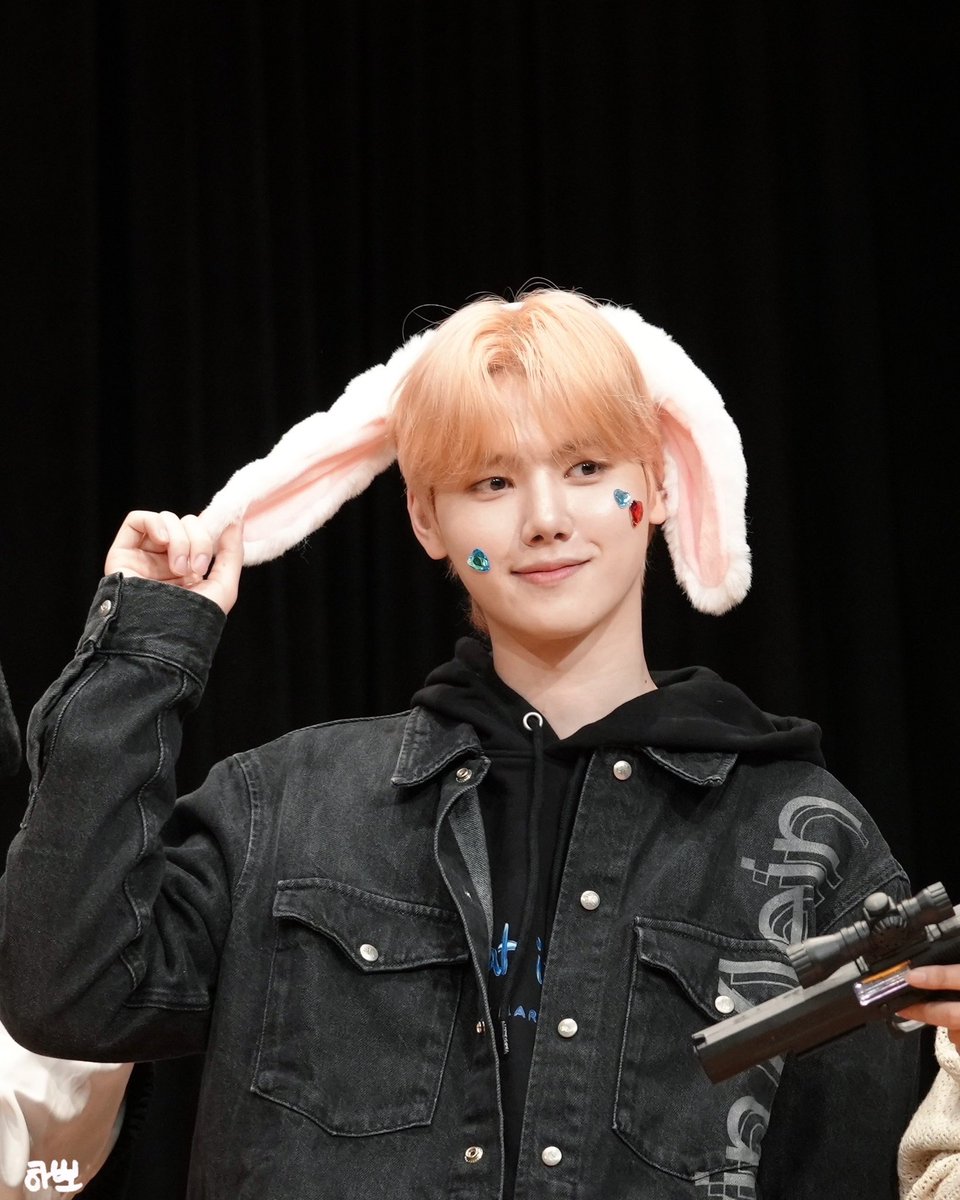 230415 사운드웨이브 부산 대면 팬싸

🐶+🐰

#민희 #MINHEE #크래비티 #CRAVITY