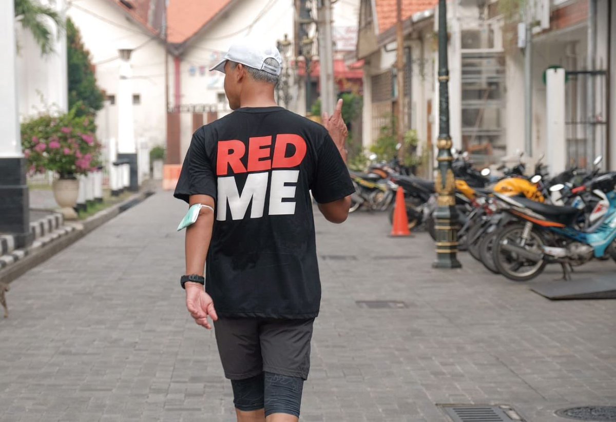 Ada kiriman Kaos keren dari Babbe Jek
Ane mau berbagi jugak dgn klean..
4 Kaos RED ME bwat 4 lasekar
Syarat RT dan Tag temen klean biar ikutan..
Ane Undi henpik acak besok Rabu jam 21:00wib
Gaaaskeun...!! 🏃‍♀️🏃‍♂️🏃
