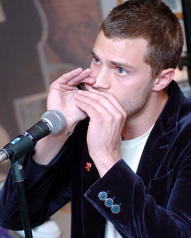 DornanI's tweet photo. Sons of Jim in concert at Vans, Carnaby Street, London, on May 29, 2006 π€πΆ
#JamieDornan #jamiedornaniloveyou #sonsofjim #davidalexander #Throwback https://t.co/FcvbnxC7Is