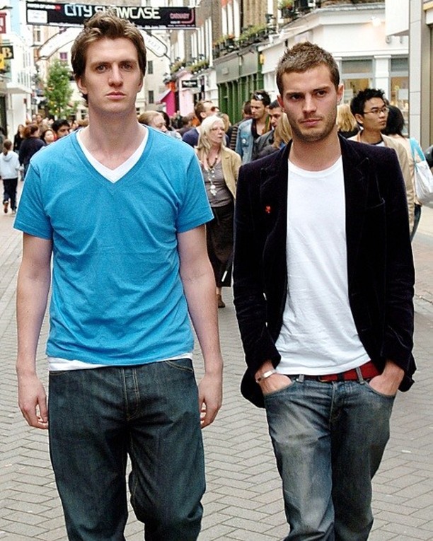 DornanI's tweet photo. Sons of Jim in concert at Vans, Carnaby Street, London, on May 29, 2006 π€πΆ
#JamieDornan #jamiedornaniloveyou #sonsofjim #davidalexander #Throwback https://t.co/FcvbnxC7Is