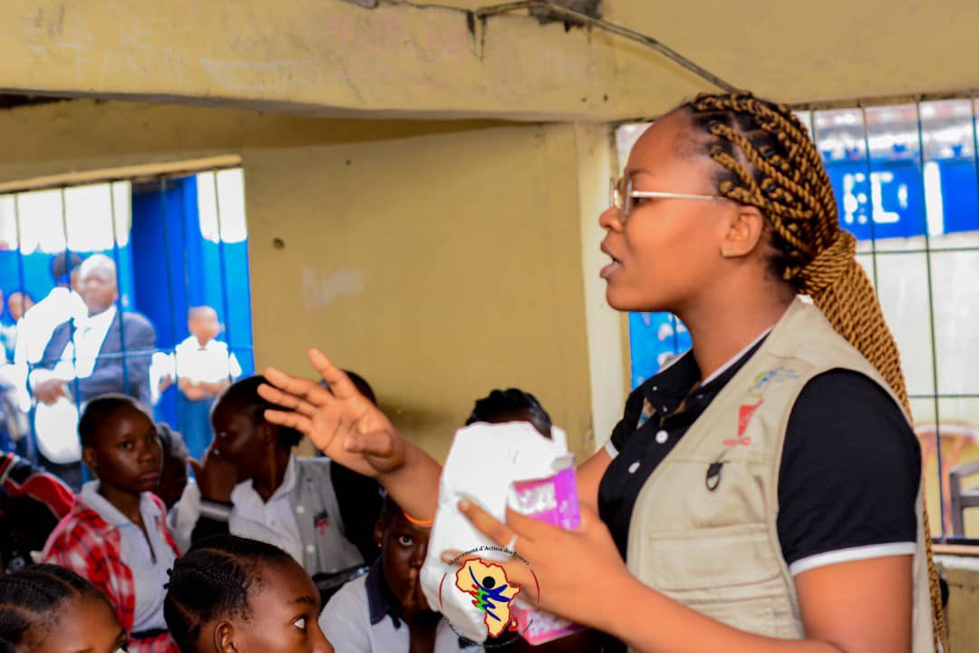 SouleBeya8's tweet photo. #Hygiennemenstruelle 

Il est crucial que tout le monde se mobilise pour briser la stigmatisation autour des règles et garantir l’accès à des produits menstruels de qualités pour toutes.

@AfriyanRdc 
@UNFPARDC https://t.co/DtCBidSzNp