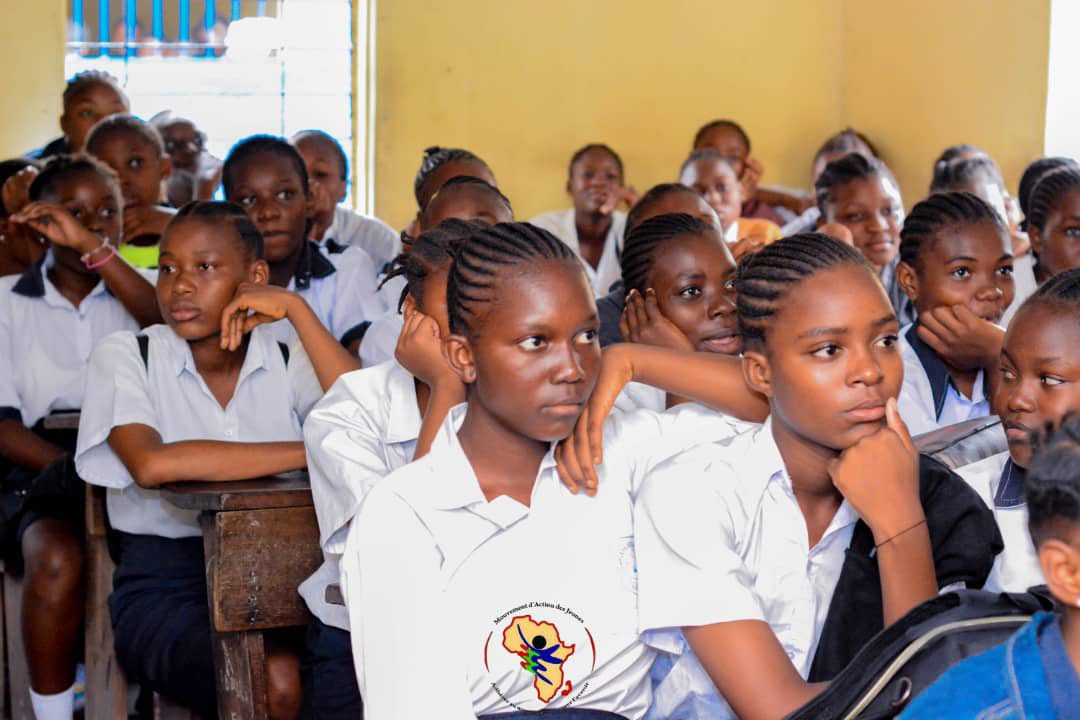 SouleBeya8's tweet photo. #Hygiennemenstruelle 

Il est crucial que tout le monde se mobilise pour briser la stigmatisation autour des règles et garantir l’accès à des produits menstruels de qualités pour toutes.

@AfriyanRdc 
@UNFPARDC https://t.co/DtCBidSzNp