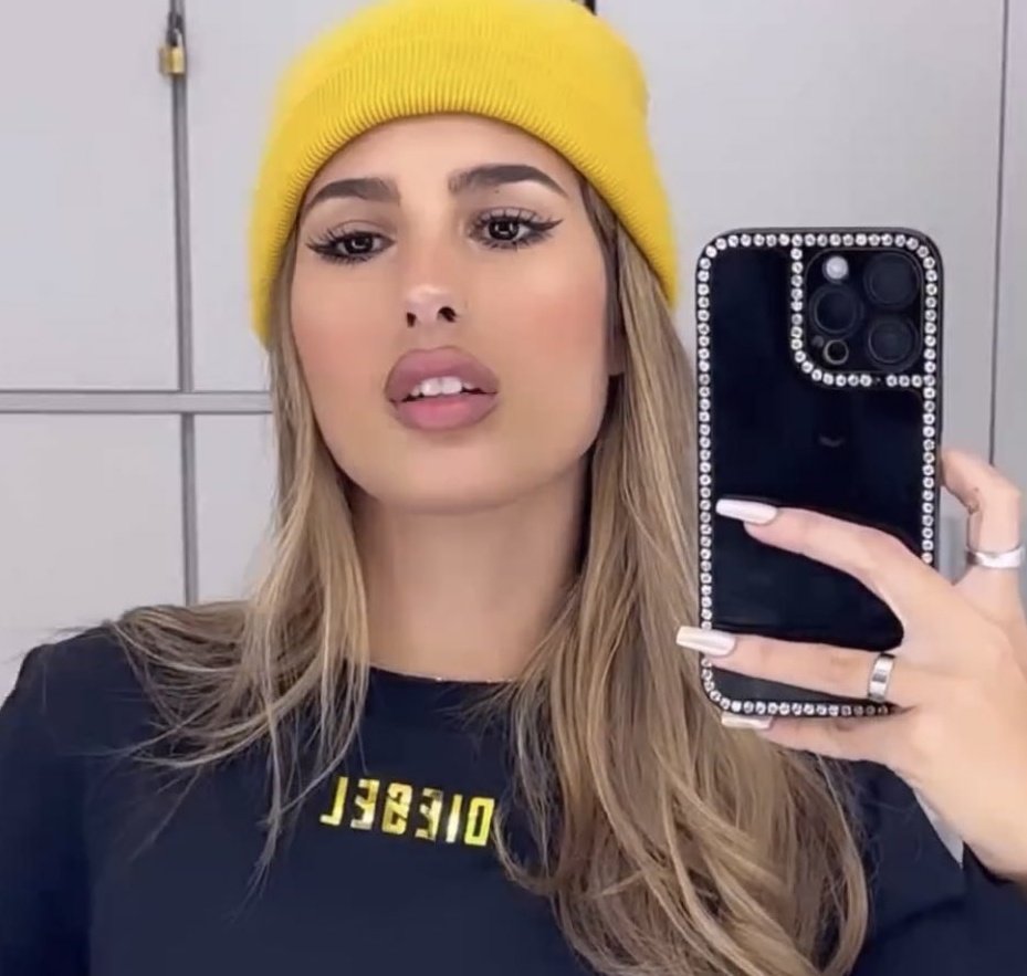 darwinMI4U's tweet photo. -----> Fotos nuevas de Julieta Poggio 💛
.
.
Seguila aca: https://t.co/qwDrzlyhDa
.
.
#granhermano #julietapoggio #juligh #fueramalasvibras #SECAYERONLASCARETAS https://t.co/iBSPl3ZYBz