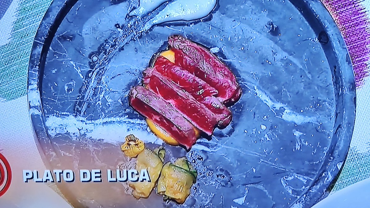 Jajajaja qué Luca no ha maltratado el producto, claro que no! Ni lo ha cocinado joder! Eso no es tataki, falta bastante cocción ahí #Masterchef