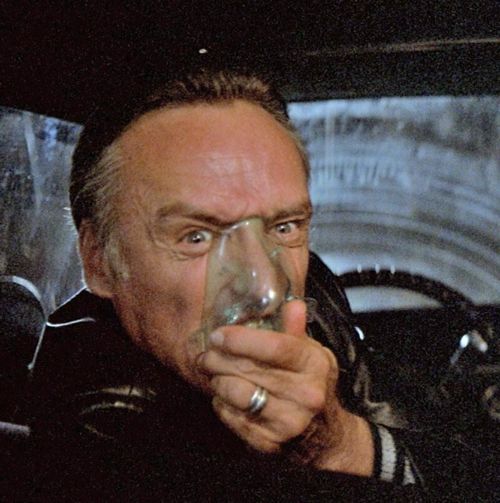 #OnlyFilmTopics
Eight #DennisHopper Facts:
8. Several of the actors who were considered for the role of Frank in #BlueVelvet (1986) found the character too repulsive and intense. Hopper, by contrast, is reported to have exclaimed, 'I've got to play Frank. Because I am Frank!'