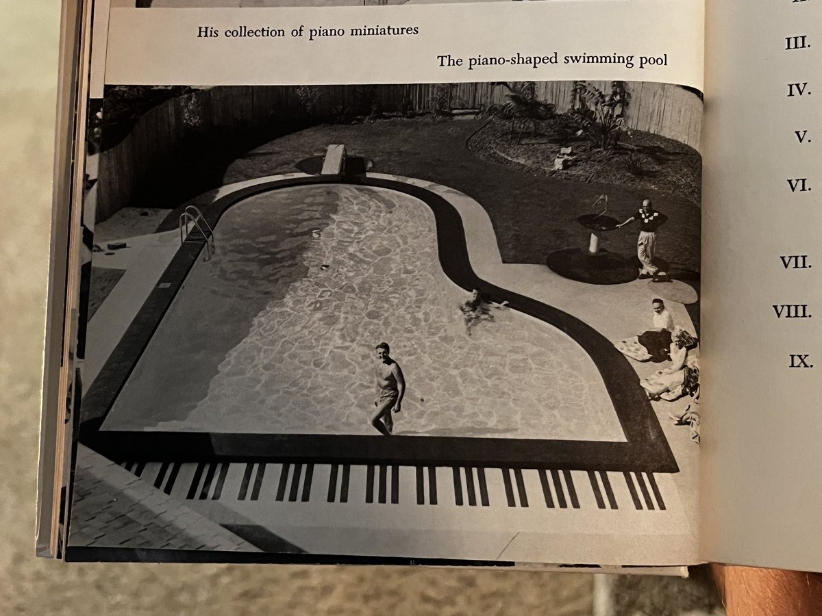 aaron_mann21's tweet photo. Ever seen a piano pool? #Liberace #themagicofbelieving #claudembristol #specialedition https://t.co/cWRRPku0n9