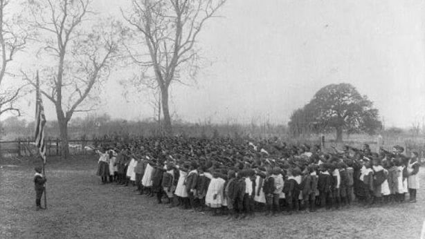 I wish schools taught this.

Memorial Day began in 1865 when 10,000 former enslaved & a few white missionaries honored fallen Union soldiers.

It was founded in memory of those who gave their life to end white supremacy terror, slavery, & human trafficking
history.com/news/memorial-…