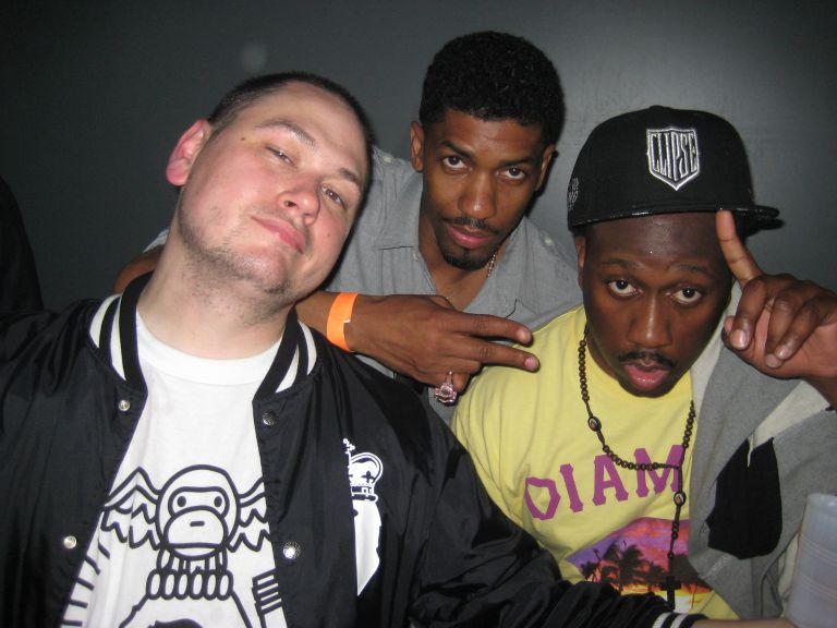 theblogera's tweet photo. Plain Pat, Fonzworth Bentley and @FluxuryB. Big Sean, Kanye, Perez Hilton and Kid Cudi. 2009 at SXSW. Photos via @FluxuryB's blog. https://t.co/Z5Oh6xPDOZ