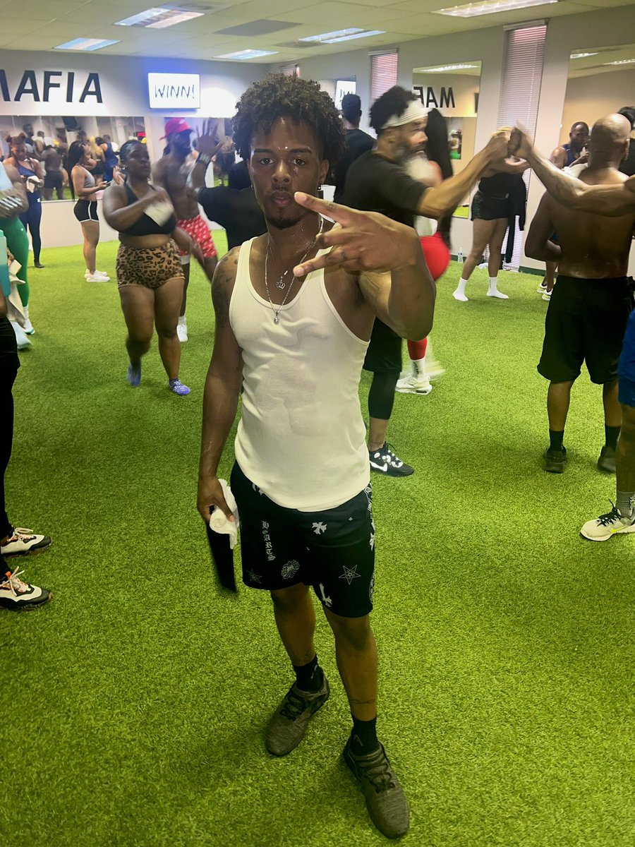 hothead_nikee's tweet photo. Y’all Eating & Chillin We Gettin iTT in HiTT in (if you scared stay at the gym)😆
#getfit #stayfit #fitmotivation #strong #strengthtrain #memorialday #holiday #BBQ #eat #eatup #bands #squatspo #lift #benchpressing https://t.co/4y9A2QsD0F