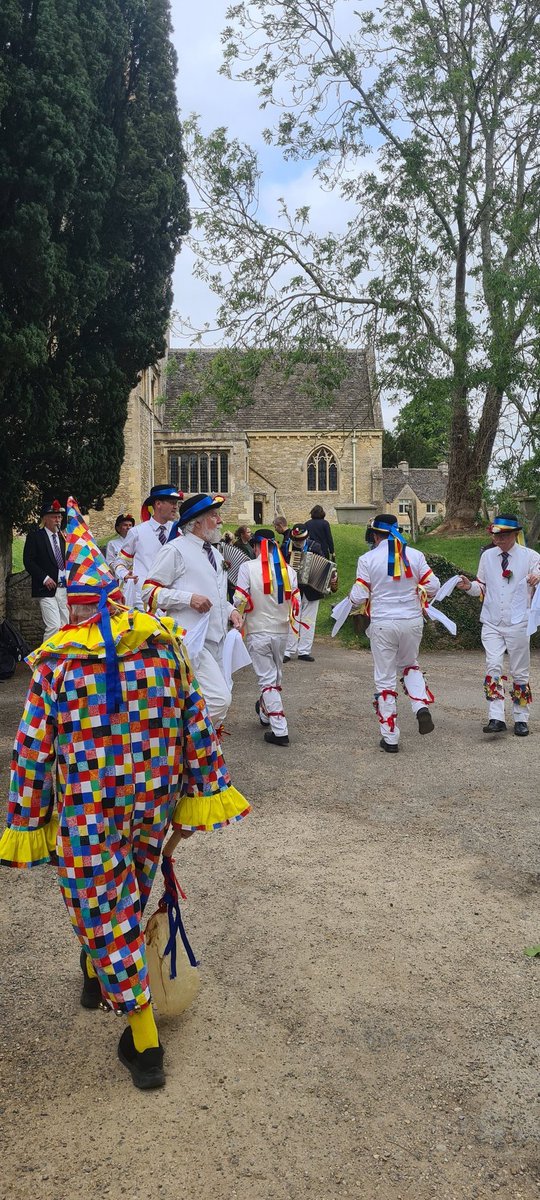 Traditional Bampton Morris Dancers tweet media