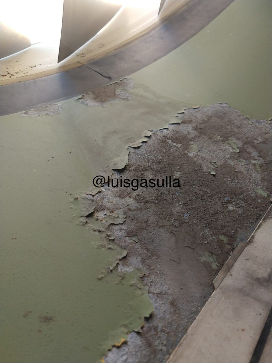 LuisGasulla's tweet photo. Crece el escándalo del avión presidencial.
Viajaron a China con una tripulación que viola las normas internacionales.
Lo dejaron en Bs As a Barone tras la temeraria llegada a aeroparque el 25 de mayo pasado.
Así estaba "crema del cielo".
Arriesgan seguridad de funcionarios para hacer negocios