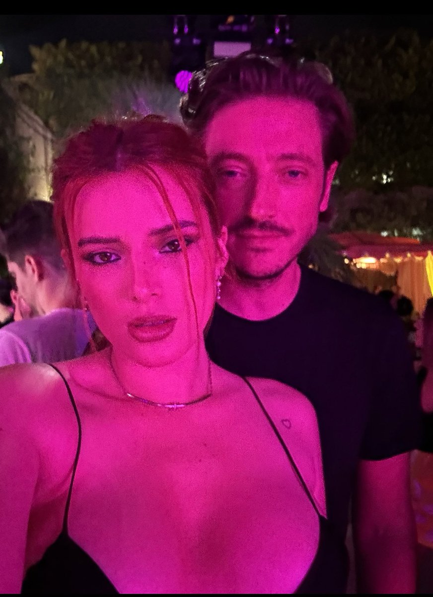 bellathorne's tweet photo. My love. https://t.co/SBNDkP307B