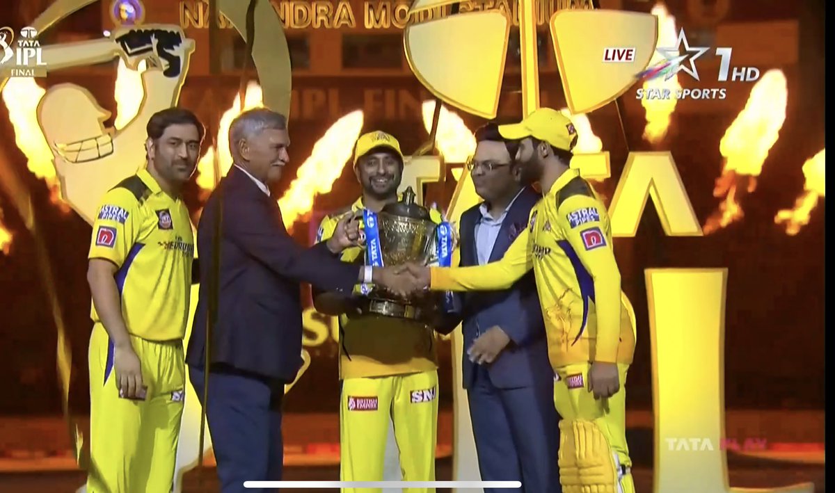 vjjriaz's tweet photo. No orange Cap, No Purple Cap…but we have a Trophy 🏆 ..best team lead by a fantastic Captain…🙏 that was one emotional speech Thala.. 🥲 #CSK4ever https://t.co/CdMMqnTCjW