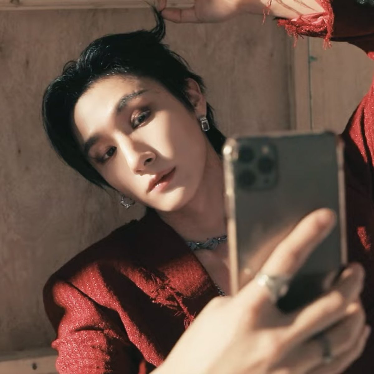 selfie king 😎

#IM #아이엠 #몬스타엑스 @OfficialMonstaX @IMxSMEK