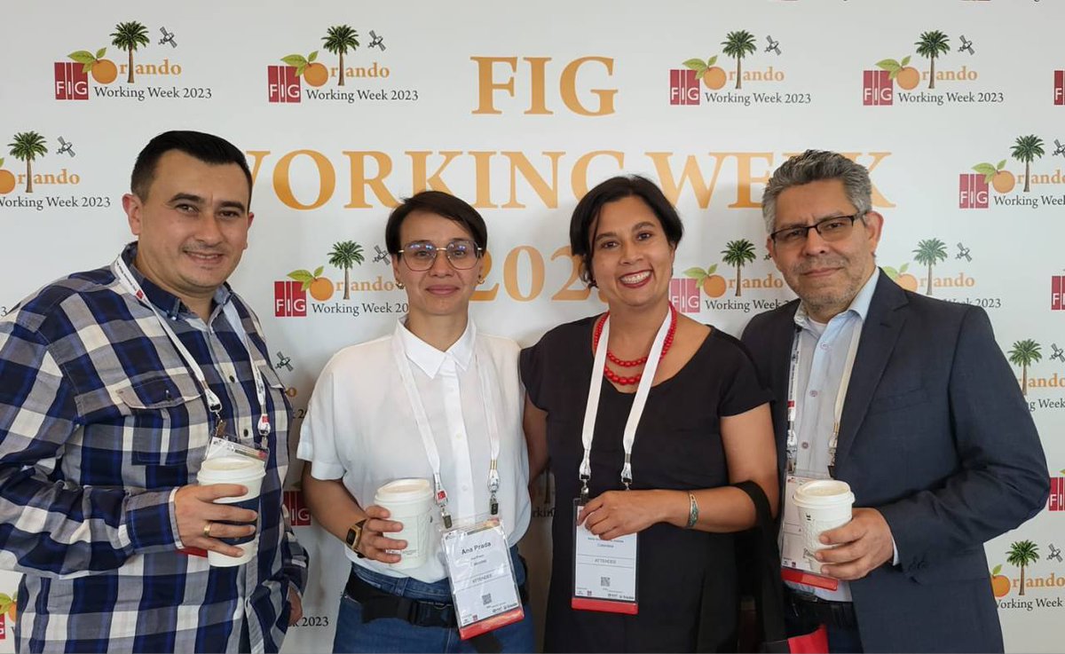 SwissTierrasCol's tweet photo. 🇨🇴 @APGUARILO líder del componente técnico de nuestro proyecto da a conocer los avances del LADM_COL-POT en la sesión del futuro del #LADM en la semana de trabajo @FIG_NEWS https://t.co/A0g5soozf1