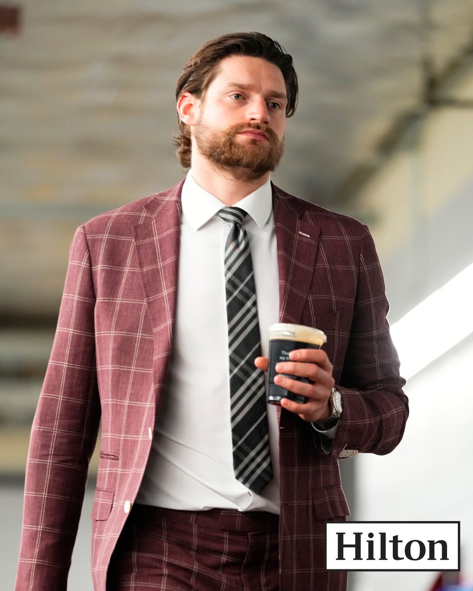 GoldenKnights's tweet photo. That’s our goalie 🫡

#VegasBorn | @Hilton https://t.co/FYj5osOXMC