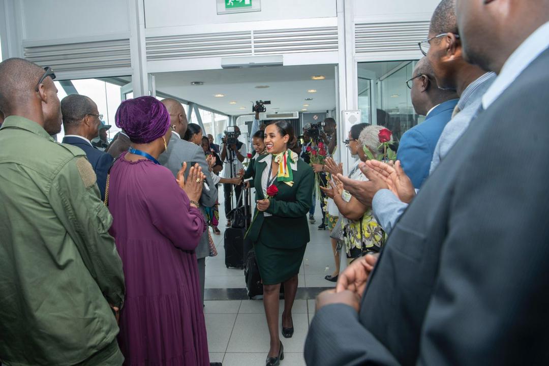 Delgadoleprinc1's tweet photo. #Transport:  Aérien ✈️
Reprise des vols directs Abidjan 🇨🇮 versNew York🇺🇲.  En effet grâce au leadership du Président de la République @AOuattara_PRCI à travers le ministre des transports AMADOU KONE et grâce à Air #CIV225🇨🇮  qui couvre une vingtaine de pays. https://t.co/tIL4fosziz