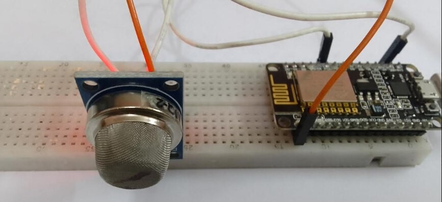 Community member Bidrohini uses an #ESP8266 connected to a gas sensor to monitor for hazardous gases and smoke, sending alerts about the danger via #WhatsApp bit.ly/3q6mzIV