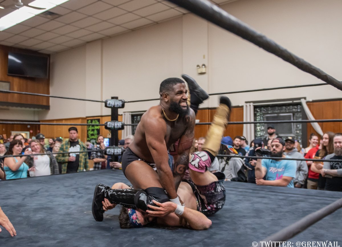 grenwail's tweet photo. 1/2 S02E21 @WrestlingOpen @beyondwrestling
@theke11ys ( Graceson &amp; Westfield ) vs @ShookCrew ( @BryceDShook &amp; @TheBobbyOrlando ) https://t.co/UXJxkEQuP3