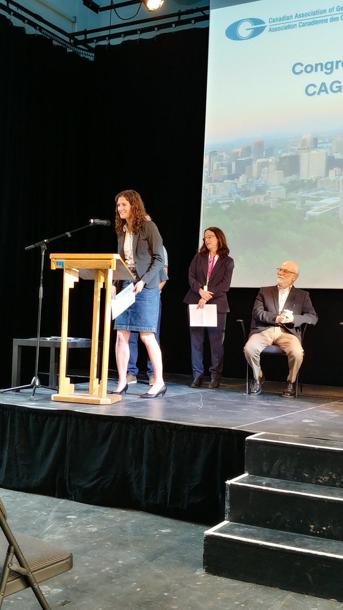 Our very own Dr. Rachel Herron receives the the Julian M. Szeicz Award for Early Career Achievement at the annual meeting of the @CanGeographers, May 2023. Well done and well deserved Rachel!
@BrandonUni @BUresearch