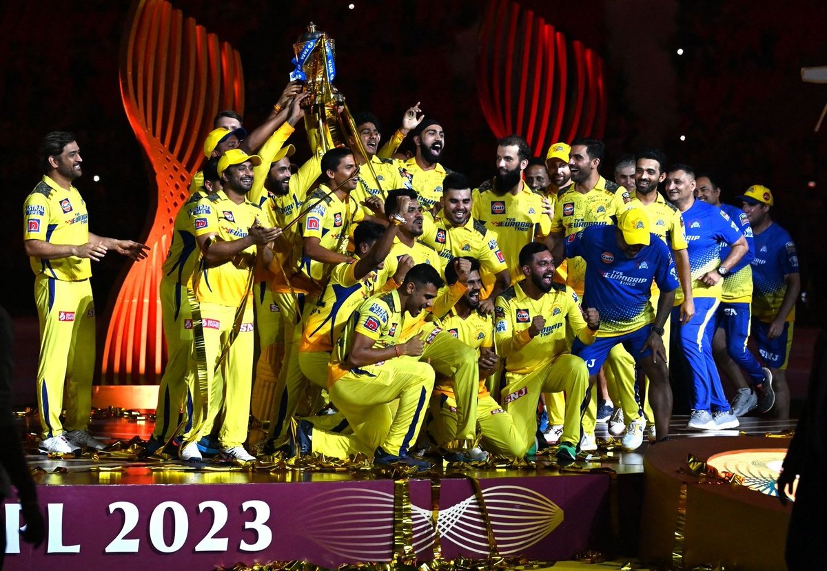 internetumpire's tweet photo. Crazy how Moeen Ali has lifted a trophy with hair and without hair https://t.co/aaazDmDgRs