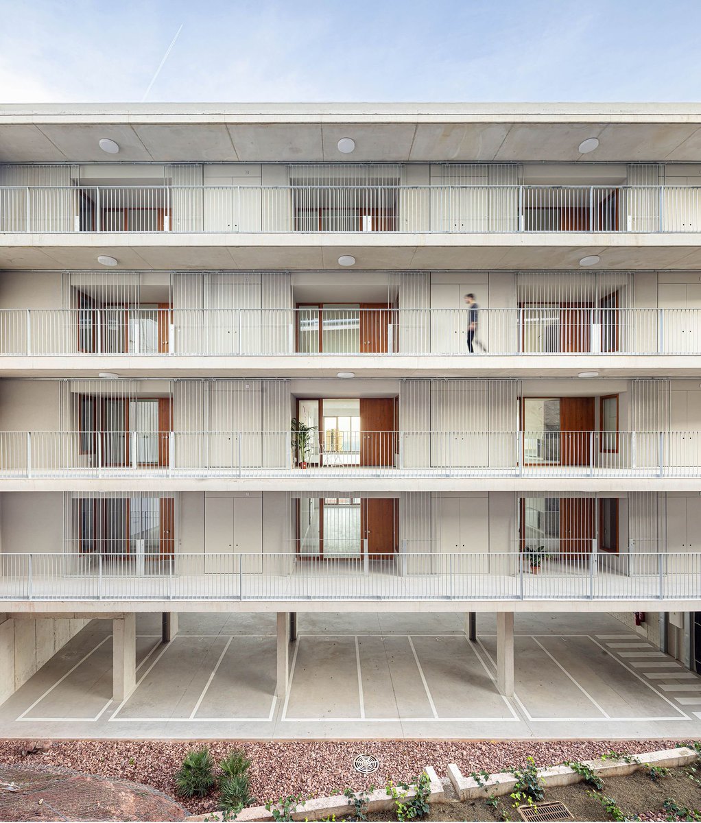 Arqenblanco's tweet photo. Viviendas Sociales en Turó del Sastre - XVSTUDIO + DATAAE
Imagen: Adriá Goula
________________________________
#xvs #dataae #adriagoula #cataluña #españa #arquitecturaespaña #arquitecturaenblanco #arquitecturaespañola #arquitectura #architecture #archdaily #architectureinwhite https://t.co/hQuiOZ431O