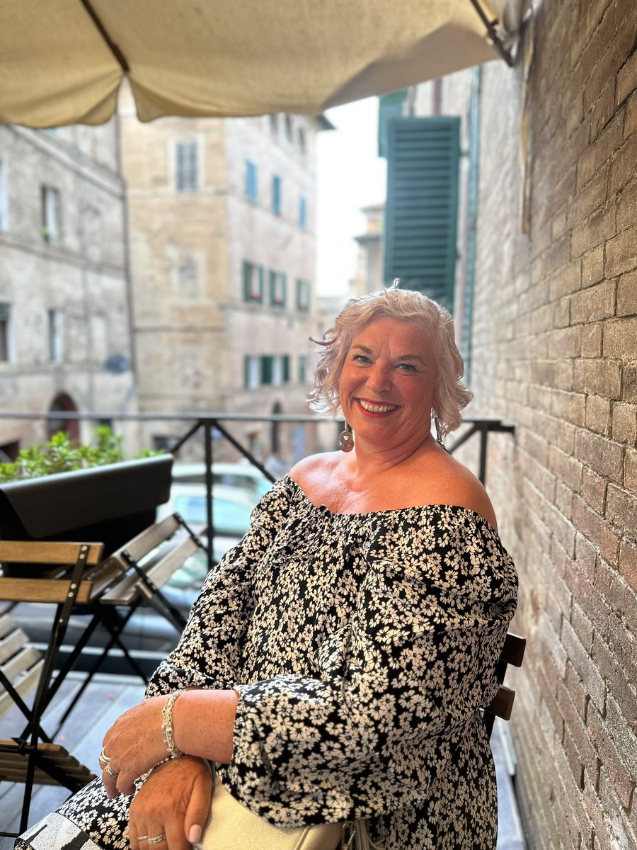 Karen Handley tweet media