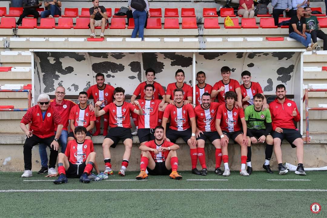 ⚽️ L'equip amateur va donar per finalitzada una excel·lent temporada i amb golejada al Benissanet, acabant l'equip en 7a posició a la classificació de #3cat1 💪🏻🔴⚪⚫ 
AMATEUR 7 - CD BENISSANET 1
#ueteamateur #3cat1 #FCF #Tortosa #Benissanet #TerresdelEbre