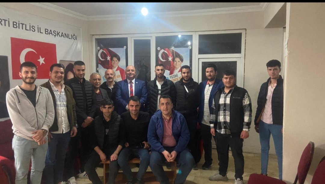 Seçimin ardından sağolsunlar bugün misafirlerimiz çoktu. Gençler benim için ayrı bir yere sahiptirler, fırsatı bulunca kardeşlerimle istişarelerde bulundum. 
Seçim bitince bir dahaki seçimin çalışması başlar derdi büyüğüm merhum Sülayman Demirel 
Bugün bizde başlamış olduk.