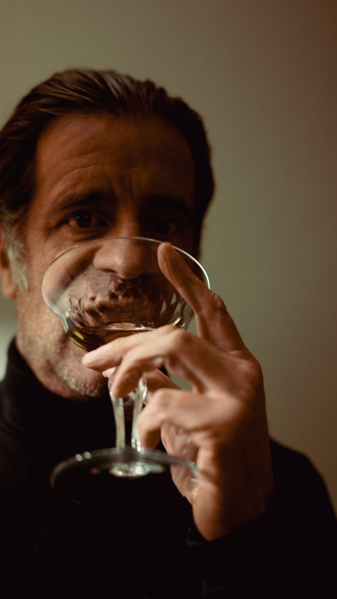 ¡Semana de estreno! Desde este 31 de mayo presentamos Velorio chileno. A 50 años de su escritura, Cristián Plana pone en escena este texto dramático de Sergio Vodanovic. Funciones hasta el 17 de junio, de miércoles a sábado a las 19:30 horas. ticketplus.cl/events/velorio…