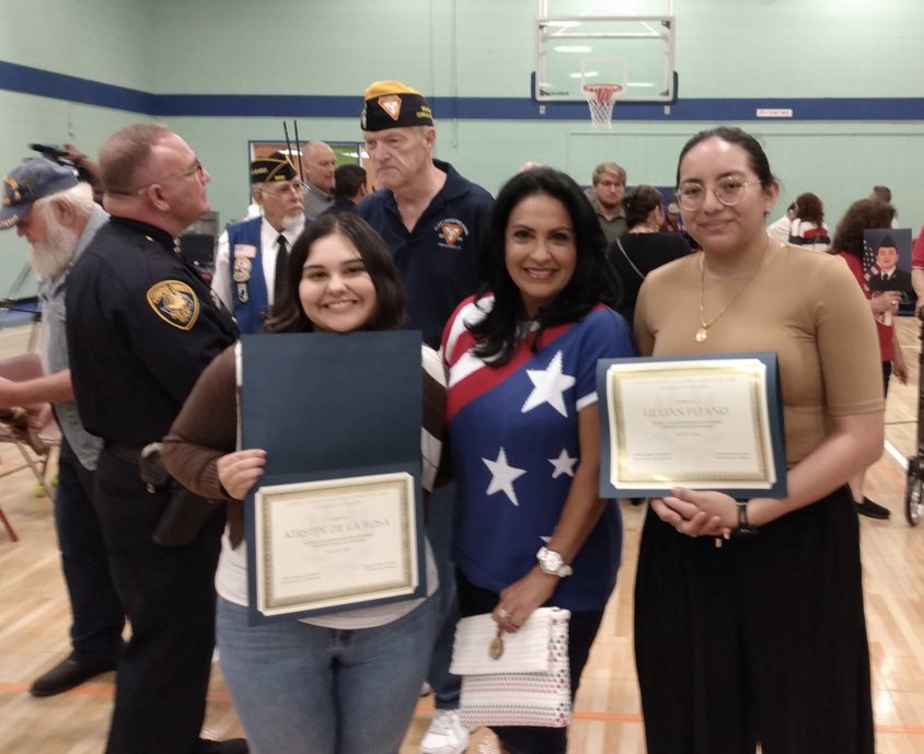 NJROTC cadets each received a $1000 scholarship from the Mayor's Council of Veteran's Affairs Office 🇺🇸™️🇺🇸 Mayor Paulette Guajardo congratulates Kirstin De Le Rosa and Lillian Benavides. Both graduates will continue their education at TAMU-Kingsville in the Fall 🙌🏻™️🙌🏻