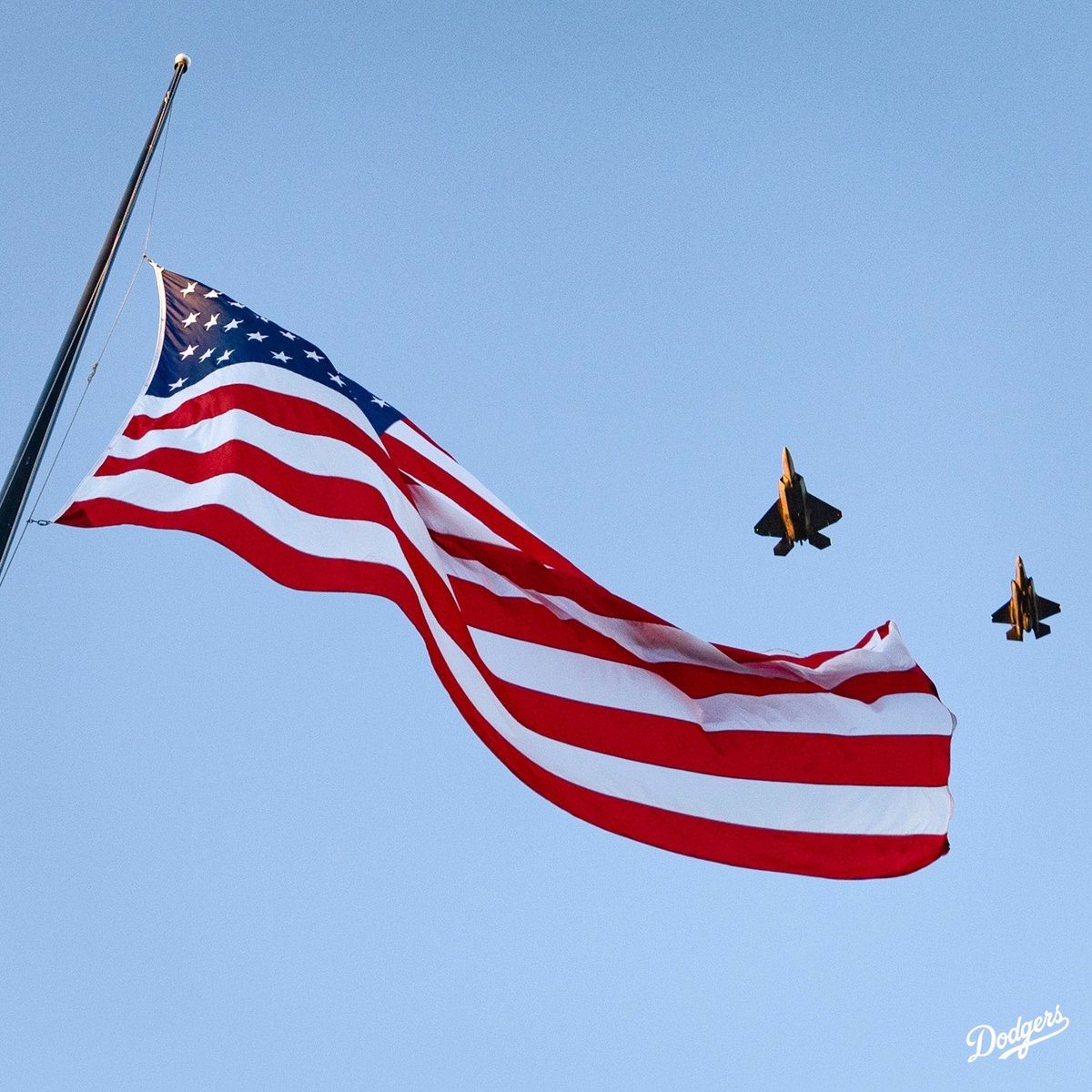 Dodgers's tweet image. On #MemorialDay, we remember and honor the brave men and women who made the ultimate sacrifice protecting our country.