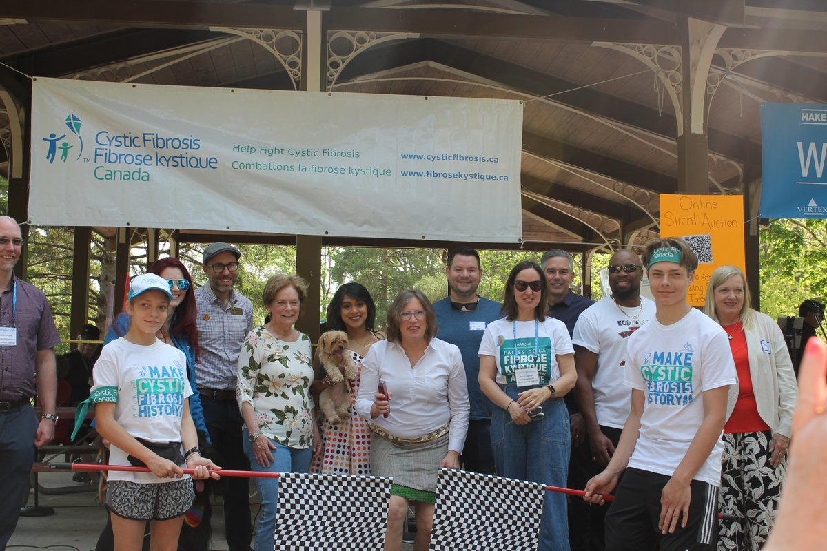 TimLouisKitCon's tweet image. Congratulations to Hall of Famer @farwell_WR on your @CFCanada award and commitment to making Cystic Fibrosis history. We had excellent weather yesterday to kick off the @CF_KW Walk to Make Cystic Fibrosis History. Thank you to everyone who participated.