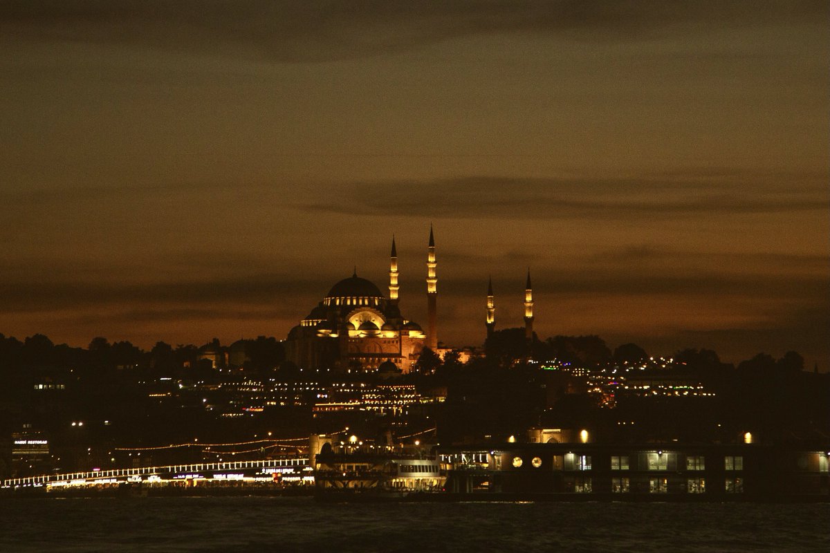 'Hayrân olarak bakarsınız da hûlyanızı fetheder bu hâli'

#İstanbulunFethi