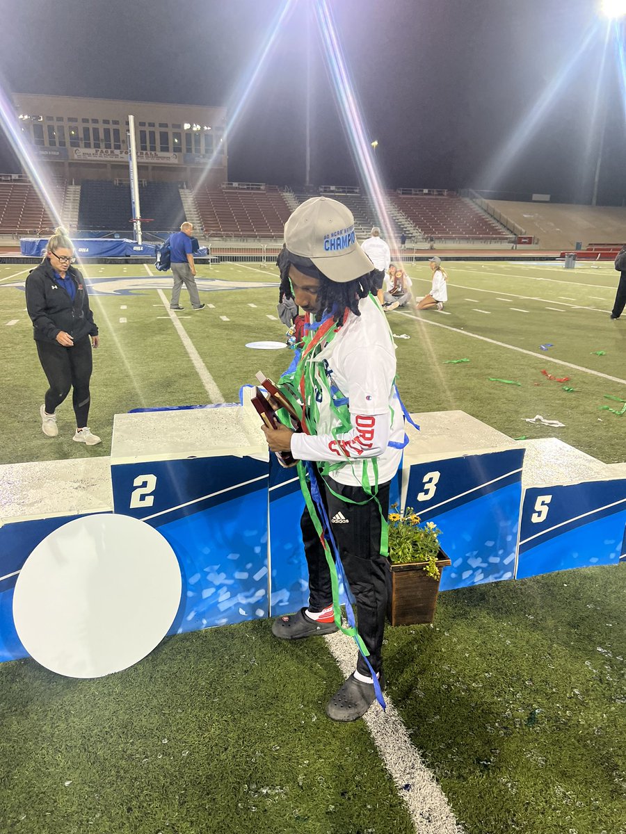 _crabman's tweet photo. Freshman year complete ✅

- 6.62 (new school record)
-D2 #1(60 meters)
- 60m All American 
-Indoor national champs 
 -10.04w(new school record)
- 100m all American 
-20.67w
-39.47 4x100 (new school record)
-4x100 all American
- Outdoor national Champs https://t.co/bUZSSoyBD8