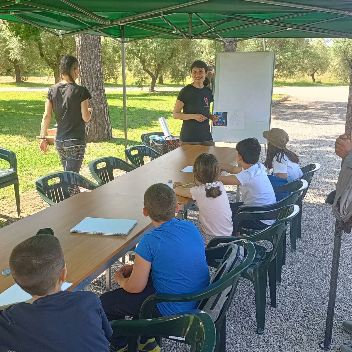 Le lezioni della School COMIX di Aprilia durante l'evento del 79° Anniversario della Battaglia di Aprilia . #thefactory1944 #ww2 #battagliadiaprilia #warmuseum  #tenutacalissonibulgari #wwii #ww2museum #ww2reenactment #ww2research #wwiihistory #schoolcomixaprilia