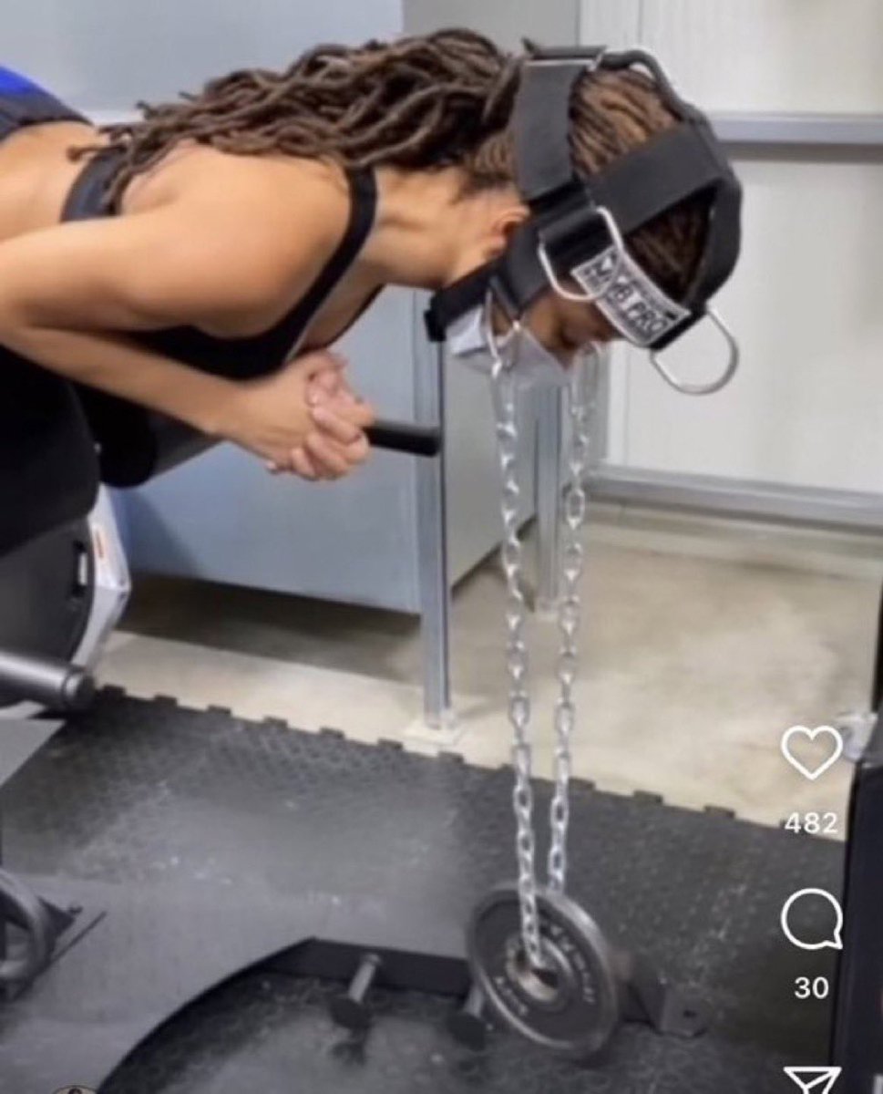 slverarrws's tweet photo. i loved that part in the little mermaid when ariel trains for an F1 race https://t.co/6ENzsT0GO0