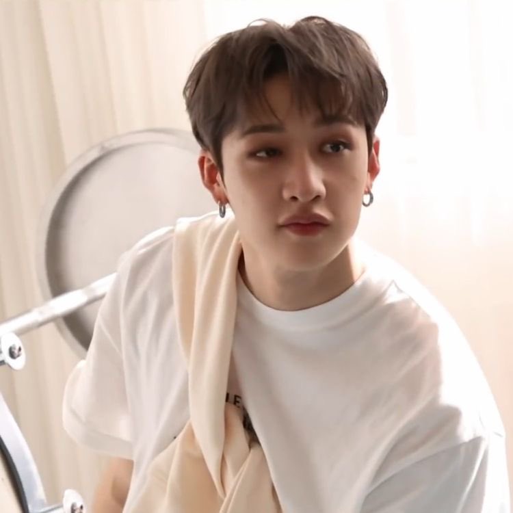 expelistic's tweet image. ⠀

Where   are   all   the   pretty   men ִ 𖤠  He feels   like   staring   at   something   lovely   right   now  &amp;amp;   they’re   all   gone.   Sighing.   He   is   bored 。

⠀⠀