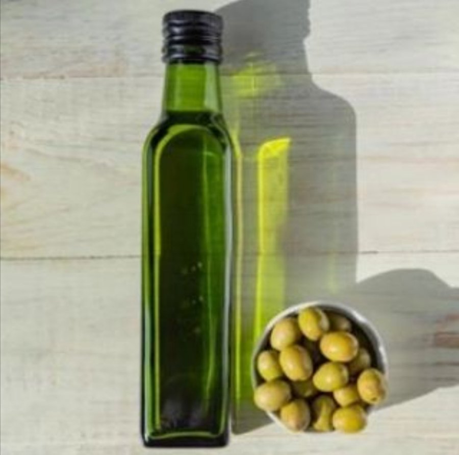 High Phenolic Organic Extra Virgin Olive Oil is 100% organic and made mainly using Coratina olives. By genetic makeup, Coratina is one of the olive cultivars that synthesize the highest content of phenolic compounds. Visit - evoopremo.com/our-research/ for more. #oliveoil #Evoo