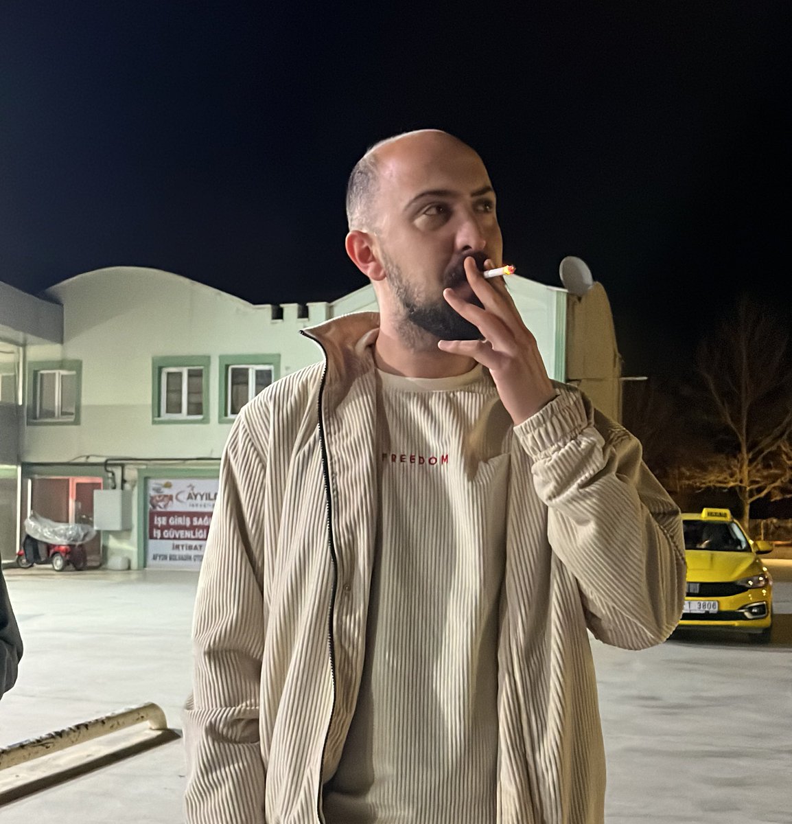 ne olucaksa olsun inan bi gram umudum eski benliğimden neşemden eser yok