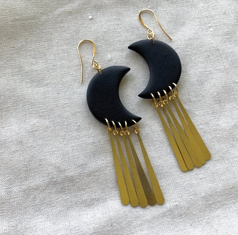 WaterBearClayCo's tweet photo. Having a sale on https://t.co/ewsrF7I2Gi!

•15% off Sale Section + Studs
•25% off New Releases + Charm Shop

No code needed! Discount shows at checkout! 

Ends at midnight! (US only.) https://t.co/WWKThH67Kg