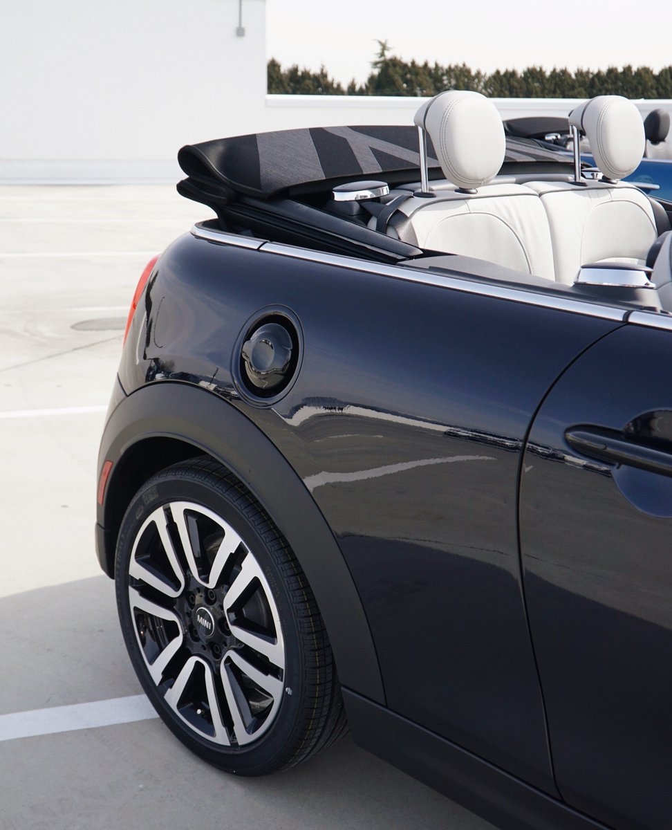 Sometimes the best views are right above you. ☀️☀️⁠
⁠
We've got in-stock MINI Convertible models that are ready to take you for some top-down fun.⁠ Read all about them on our latest blog at minirichmond.ca/en/discover/bl….⁠
⁠
#MINIRichmond #MINIConvertible