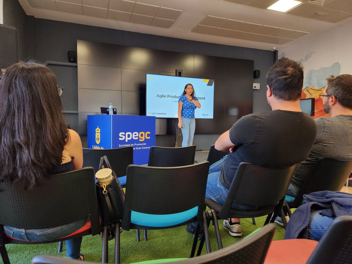 kentcdodds's tweet photo. The GofiGeeks meetup in Gran Canaria is starting up! 

https://t.co/70Kxjhg8as https://t.co/fbobm6zKQk
