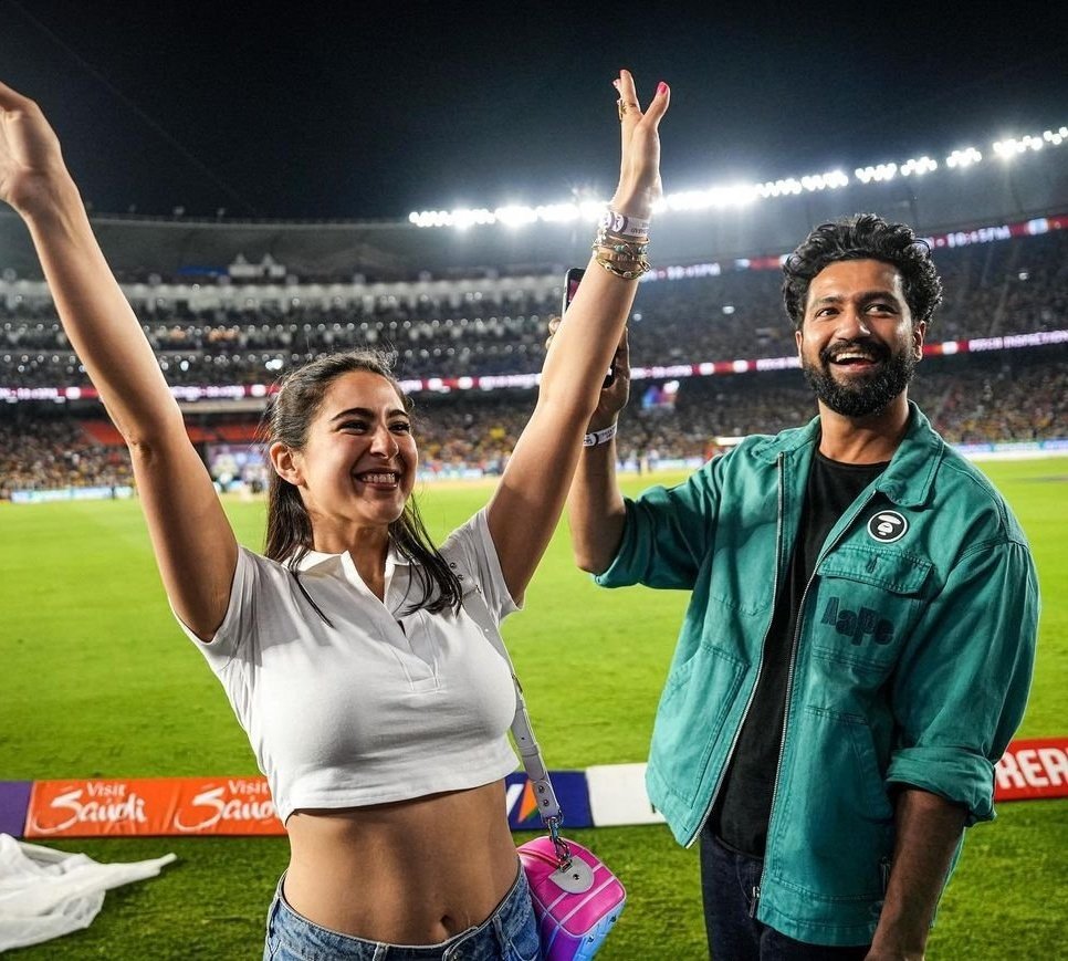 One for her stunning abs 🔥🔥

#SaraAliKhan #VickyKaushal