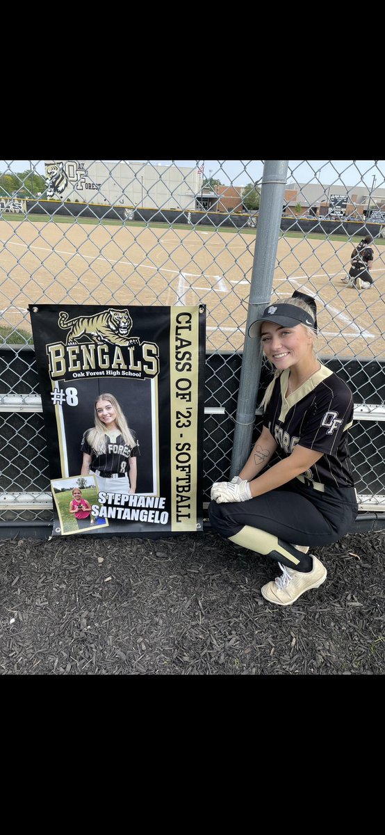 stephanie_s08's tweet image. thank you @ofhssoftball for everything🖤💛 so grateful for this program!!