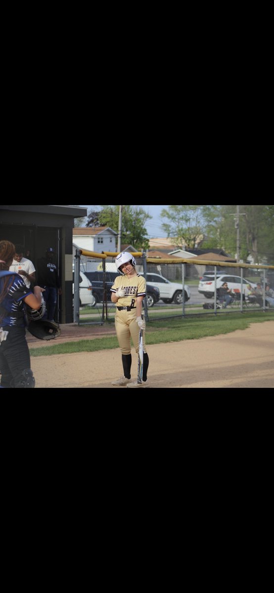 stephanie_s08's tweet image. thank you @ofhssoftball for everything🖤💛 so grateful for this program!!