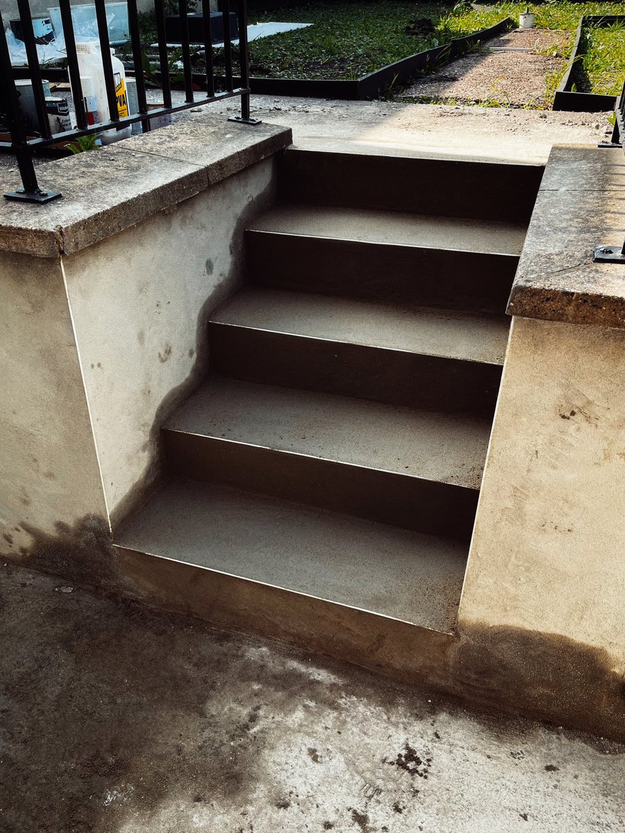 Riley Jones tweet media