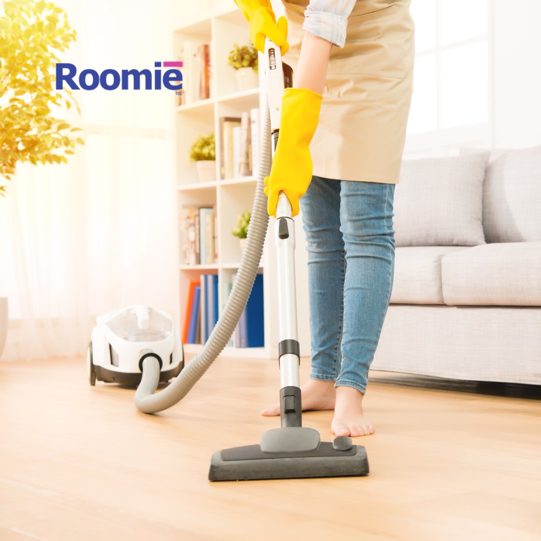 Roomie_Tec's tweet photo. #RoomieTip If your vacuum is getting louder by the day or you hear grinding noises from inside it—it's time for a new vacuum. https://t.co/AUgtWBQbej