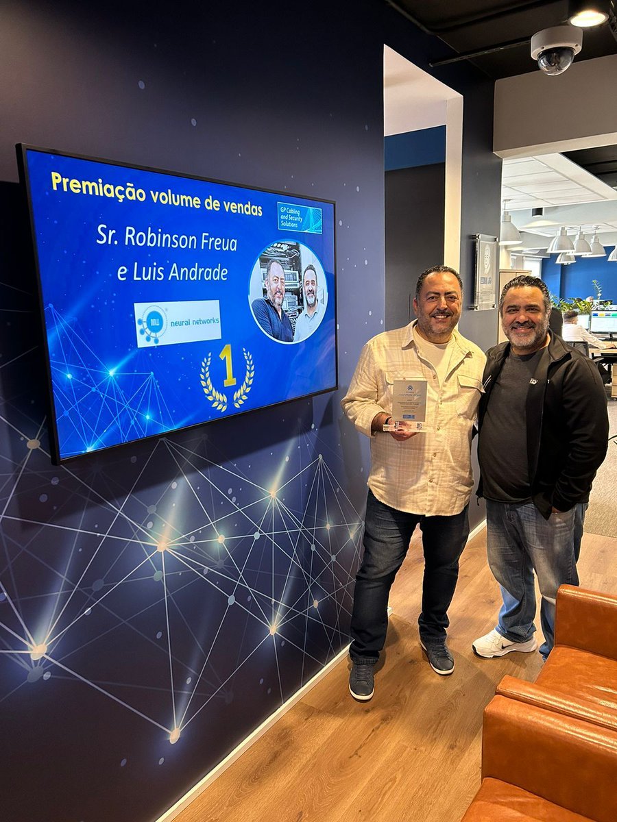 GpCabling's tweet image. 🎉 Que orgulho compartilhar com vocês mais uma vitória do cliente NNW! 🏆👏🏼 Robinson Freua e Luis Andrade merecem todo o reconhecimento pelo prêmio de "Maior volume de vendas 2022". 🚀